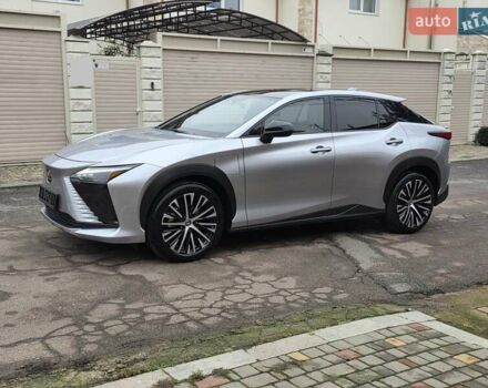 Серый Лексус RZ, объемом двигателя 0 л и пробегом 15 тыс. км за 37777 $, фото 5 на Automoto.ua