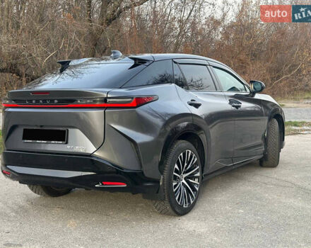 Серый Лексус RZ, объемом двигателя 0 л и пробегом 7 тыс. км за 54850 $, фото 7 на Automoto.ua