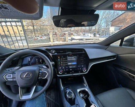 Серый Лексус RZ, объемом двигателя 0 л и пробегом 1 тыс. км за 43800 $, фото 9 на Automoto.ua