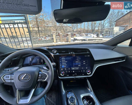 Серый Лексус RZ, объемом двигателя 0 л и пробегом 1 тыс. км за 43800 $, фото 10 на Automoto.ua