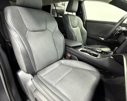 Серый Лексус RZ, объемом двигателя 0 л и пробегом 6 тыс. км за 44500 $, фото 22 на Automoto.ua