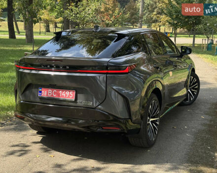 Сірий Лексус RZ, об'ємом двигуна 0 л та пробігом 5 тис. км за 48995 $, фото 8 на Automoto.ua