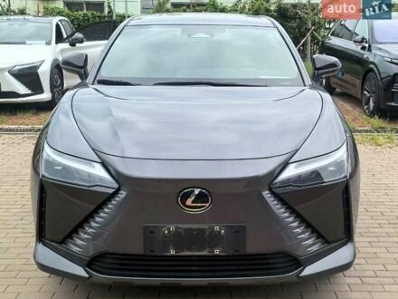 Серый Лексус RZ, объемом двигателя 0 л и пробегом 17 тыс. км за 39000 $, фото 1 на Automoto.ua