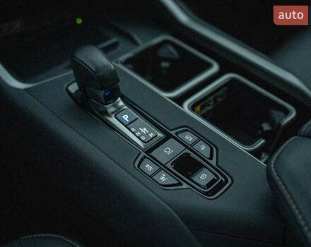 Білий Лексус TX, об'ємом двигуна 2.4 л та пробігом 24 тис. км за 95000 $, фото 34 на Automoto.ua