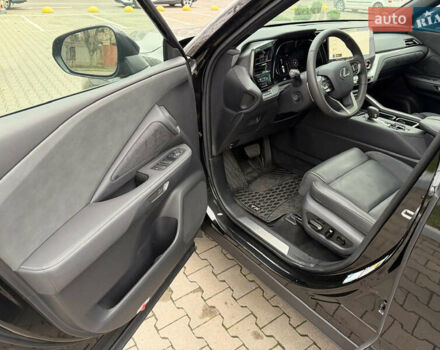 Чорний Лексус TX, об'ємом двигуна 2.39 л та пробігом 3 тис. км за 93000 $, фото 4 на Automoto.ua