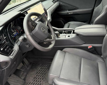 Чорний Лексус TX, об'ємом двигуна 2.39 л та пробігом 3 тис. км за 93000 $, фото 2 на Automoto.ua