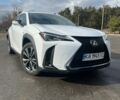 Білий Лексус UX, об'ємом двигуна 1.99 л та пробігом 82 тис. км за 27000 $, фото 1 на Automoto.ua
