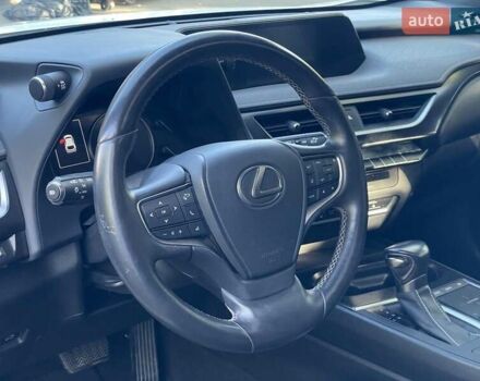 Білий Лексус UX, об'ємом двигуна 2 л та пробігом 66 тис. км за 25790 $, фото 12 на Automoto.ua