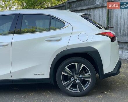 Белый Лексус UX, объемом двигателя 2 л и пробегом 66 тыс. км за 25790 $, фото 8 на Automoto.ua