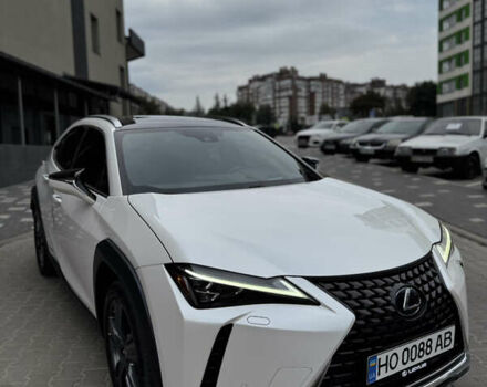 Лексус UX 2019 у Тернополі на Automoto.ua Білий Лексус UX, об'ємом двигуна 2 л та пробігом 61 тис. км за 33099 $, фото 2 на Automoto.ua