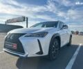 Белый Лексус UX, объемом двигателя 2 л и пробегом 74 тыс. км за 26490 $, фото 1 на Automoto.ua