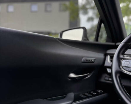 Лексус UX 2019 у Тернополі на Automoto.ua Білий Лексус UX, об'ємом двигуна 2 л та пробігом 61 тис. км за 33099 $, фото 16 на Automoto.ua