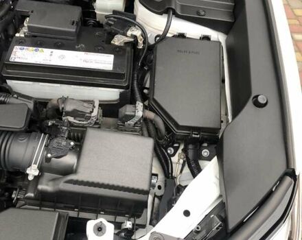 Белый Лексус UX, объемом двигателя 1.99 л и пробегом 79 тыс. км за 25500 $, фото 56 на Automoto.ua