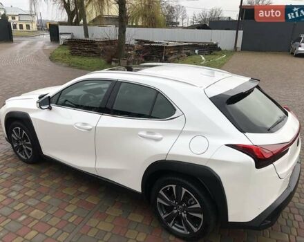 Белый Лексус UX, объемом двигателя 1.99 л и пробегом 79 тыс. км за 25500 $, фото 7 на Automoto.ua