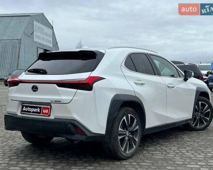 Белый Лексус UX, объемом двигателя 2 л и пробегом 86 тыс. км за 23390 $, фото 6 на Automoto.ua