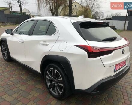 Белый Лексус UX, объемом двигателя 1.99 л и пробегом 79 тыс. км за 25500 $, фото 4 на Automoto.ua