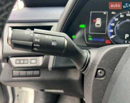 Белый Лексус UX, объемом двигателя 2 л и пробегом 86 тыс. км за 23390 $, фото 27 на Automoto.ua