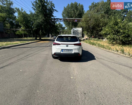 Білий Лексус UX, об'ємом двигуна 1.99 л та пробігом 41 тис. км за 28600 $, фото 6 на Automoto.ua