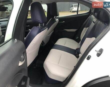 Белый Лексус UX, объемом двигателя 1.99 л и пробегом 79 тыс. км за 25500 $, фото 33 на Automoto.ua