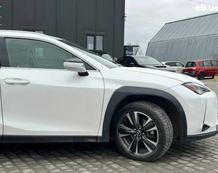 Белый Лексус UX, объемом двигателя 2 л и пробегом 86 тыс. км за 23390 $, фото 9 на Automoto.ua
