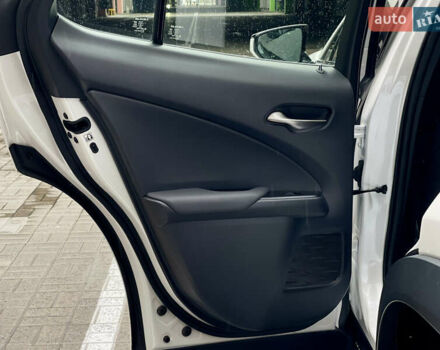 Белый Лексус UX, объемом двигателя 1.99 л и пробегом 46 тыс. км за 35500 $, фото 34 на Automoto.ua