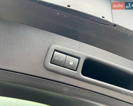 Белый Лексус UX, объемом двигателя 2 л и пробегом 86 тыс. км за 23390 $, фото 45 на Automoto.ua