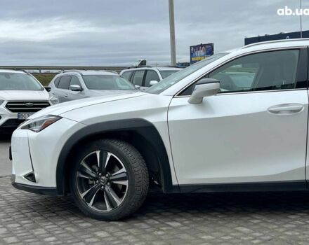 Белый Лексус UX, объемом двигателя 2 л и пробегом 86 тыс. км за 23390 $, фото 1 на Automoto.ua