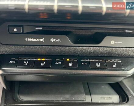 Белый Лексус UX, объемом двигателя 2 л и пробегом 86 тыс. км за 23390 $, фото 31 на Automoto.ua