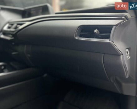 Белый Лексус UX, объемом двигателя 1.99 л и пробегом 46 тыс. км за 35500 $, фото 39 на Automoto.ua