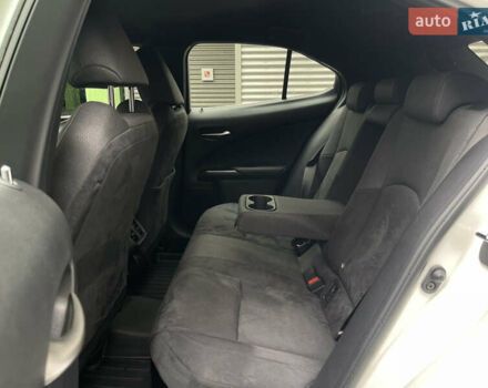 Белый Лексус UX, объемом двигателя 1.99 л и пробегом 46 тыс. км за 35500 $, фото 33 на Automoto.ua