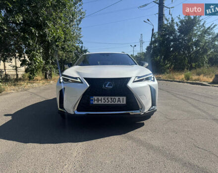 Білий Лексус UX, об'ємом двигуна 1.99 л та пробігом 41 тис. км за 28600 $, фото 1 на Automoto.ua