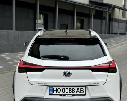 Лексус UX 2019 у Тернополі на Automoto.ua Білий Лексус UX, об'ємом двигуна 2 л та пробігом 61 тис. км за 33099 $, фото 4 на Automoto.ua
