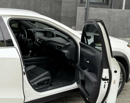 Лексус UX 2019 у Тернополі на Automoto.ua Білий Лексус UX, об'ємом двигуна 2 л та пробігом 61 тис. км за 33099 $, фото 8 на Automoto.ua