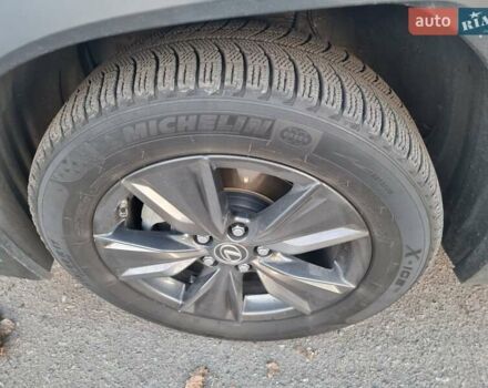 Білий Лексус UX, об'ємом двигуна 1.99 л та пробігом 49 тис. км за 28500 $, фото 23 на Automoto.ua