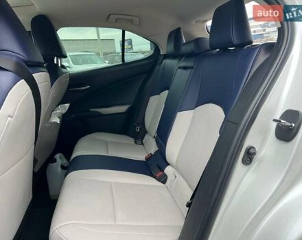 Белый Лексус UX, объемом двигателя 2 л и пробегом 86 тыс. км за 23390 $, фото 41 на Automoto.ua