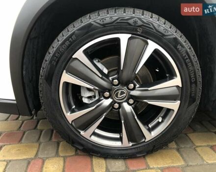 Белый Лексус UX, объемом двигателя 1.99 л и пробегом 79 тыс. км за 25500 $, фото 20 на Automoto.ua