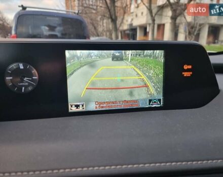 Білий Лексус UX, об'ємом двигуна 1.99 л та пробігом 49 тис. км за 28500 $, фото 15 на Automoto.ua