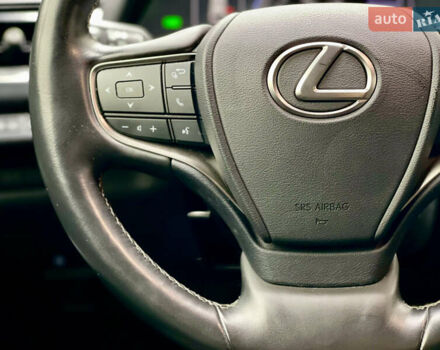 Белый Лексус UX, объемом двигателя 1.99 л и пробегом 46 тыс. км за 35500 $, фото 25 на Automoto.ua