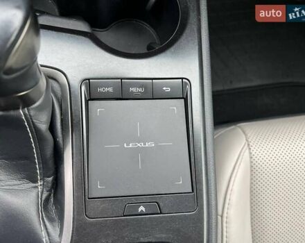 Белый Лексус UX, объемом двигателя 2 л и пробегом 86 тыс. км за 23390 $, фото 35 на Automoto.ua