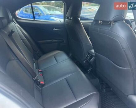 Білий Лексус UX, об'ємом двигуна 2 л та пробігом 45 тис. км за 28000 $, фото 18 на Automoto.ua