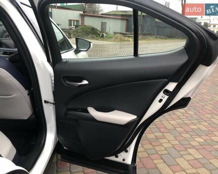 Белый Лексус UX, объемом двигателя 1.99 л и пробегом 79 тыс. км за 25500 $, фото 39 на Automoto.ua