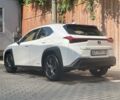 Білий Лексус UX, об'ємом двигуна 1.99 л та пробігом 213 тис. км за 27000 $, фото 2 на Automoto.ua
