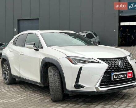 Белый Лексус UX, объемом двигателя 2 л и пробегом 86 тыс. км за 23390 $, фото 10 на Automoto.ua