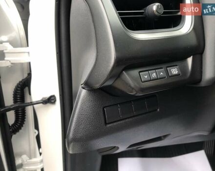 Белый Лексус UX, объемом двигателя 1.99 л и пробегом 79 тыс. км за 25500 $, фото 49 на Automoto.ua