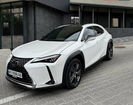 Белый Лексус UX, объемом двигателя 1.99 л и пробегом 61 тыс. км за 31800 $, фото 1 на Automoto.ua