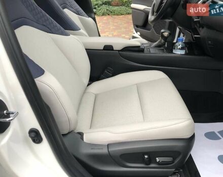 Белый Лексус UX, объемом двигателя 1.99 л и пробегом 79 тыс. км за 25500 $, фото 44 на Automoto.ua