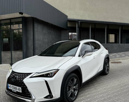 Лексус UX 2019 у Тернополі на Automoto.ua Білий Лексус UX, об'ємом двигуна 2 л та пробігом 61 тис. км за 33099 $, фото 1 на Automoto.ua