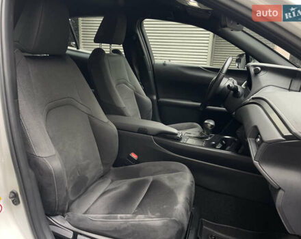 Белый Лексус UX, объемом двигателя 1.99 л и пробегом 46 тыс. км за 35500 $, фото 38 на Automoto.ua