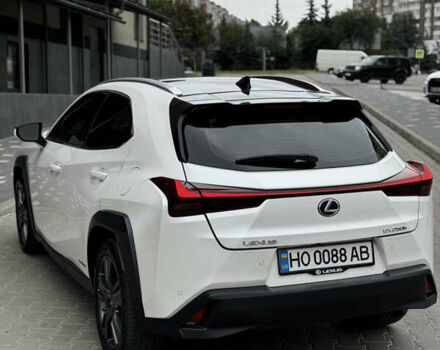 Лексус UX 2019 у Тернополі на Automoto.ua Білий Лексус UX, об'ємом двигуна 2 л та пробігом 61 тис. км за 33099 $, фото 6 на Automoto.ua