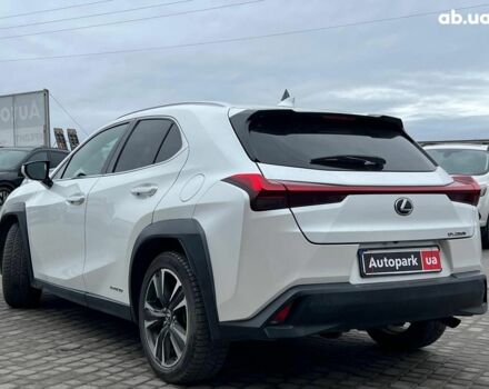 Белый Лексус UX, объемом двигателя 2 л и пробегом 86 тыс. км за 23390 $, фото 4 на Automoto.ua